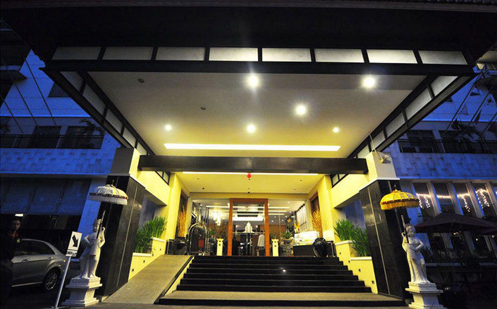 Hotel Puri Ayu Denpasar Kültér fotó